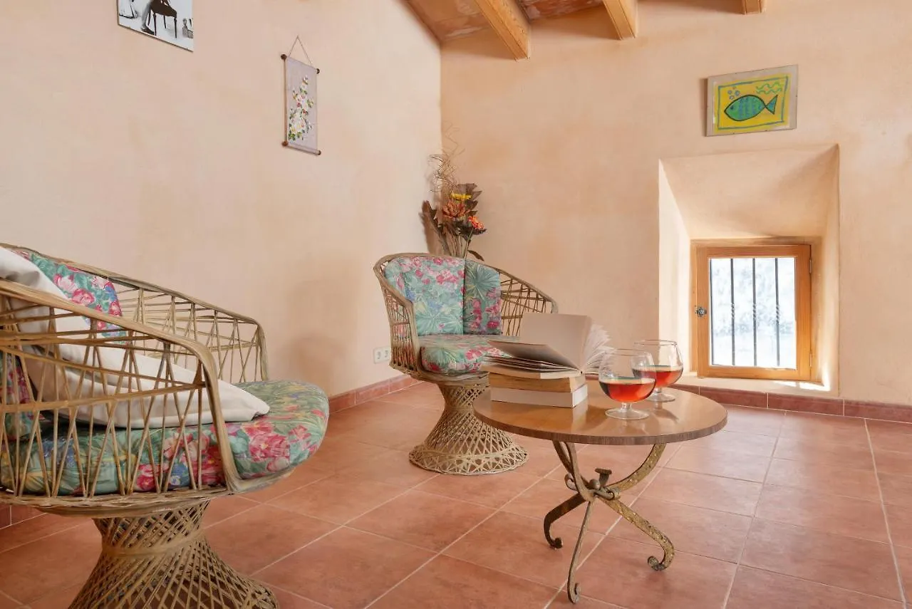 בית נופש פוינסה Townhouse Can Bregat