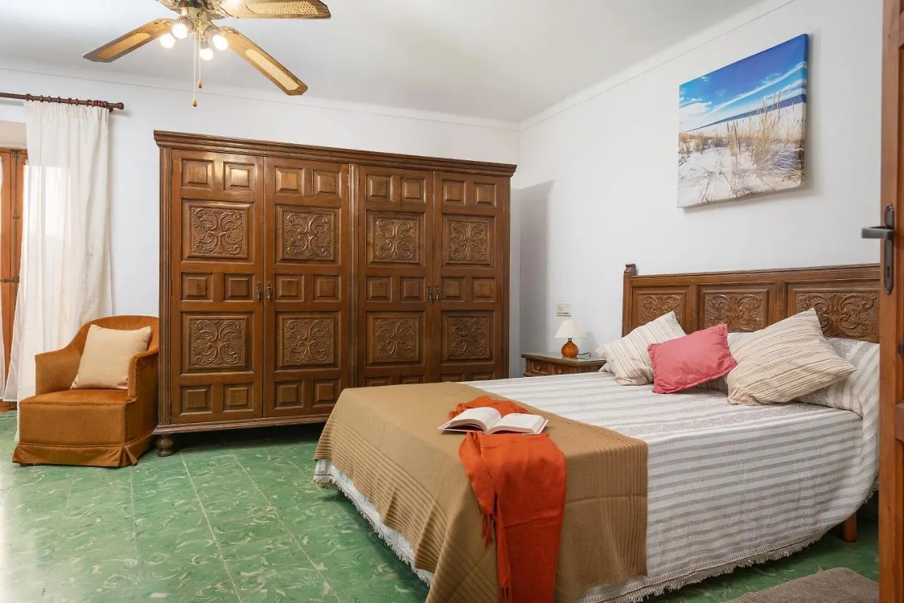 פוינסה Townhouse Can Bregat 0*,